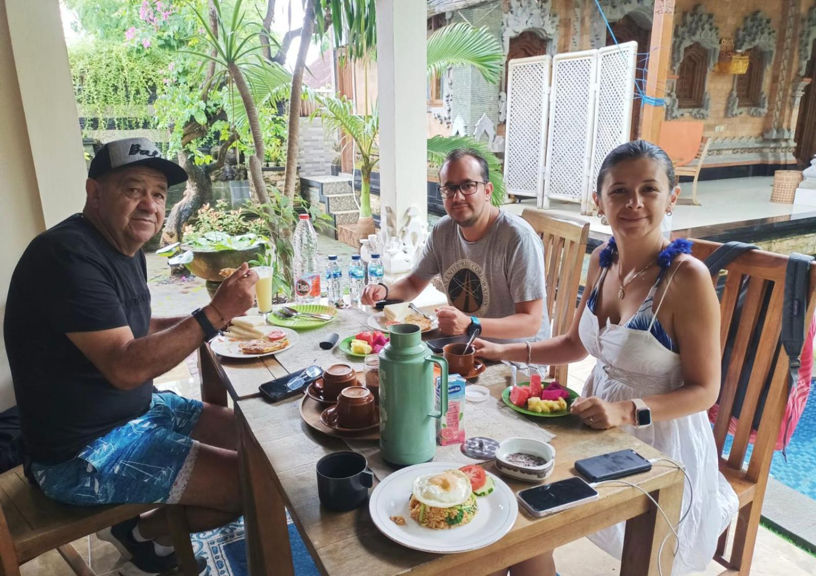 Green Palace Homestay Batununggul Eksteriør bilde