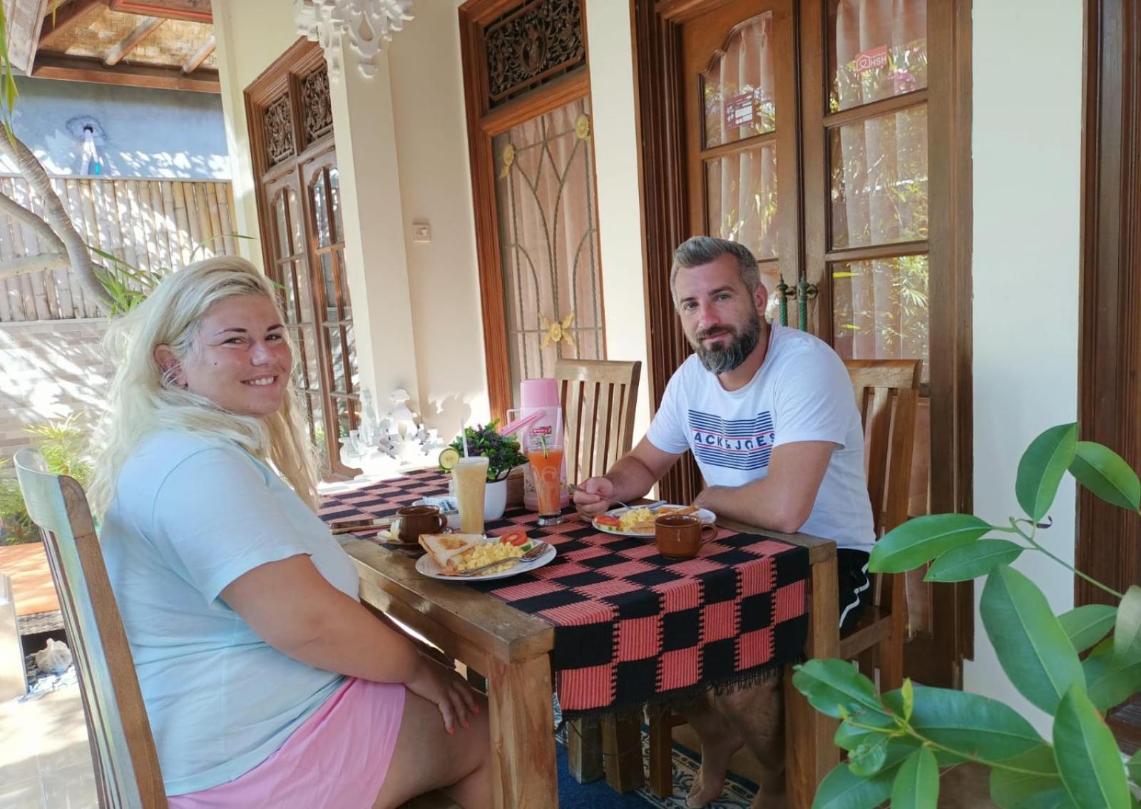 Green Palace Homestay Batununggul Eksteriør bilde
